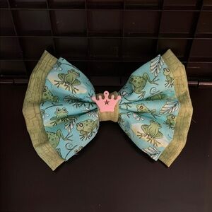 Green and Blue Frog Print Hair Bow
